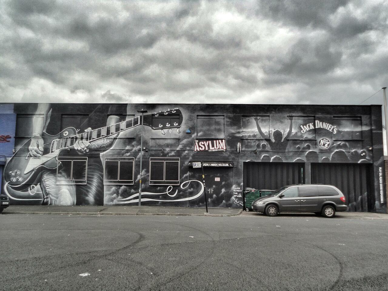 RT @djcolatron: Hot new wall for @TheAsylumVenue by @Titlegraffiti
#streetart #graffiti #art #arte #mural #Birmingham #lovebrum #JQ http://t.co/p0Y4D07xfC