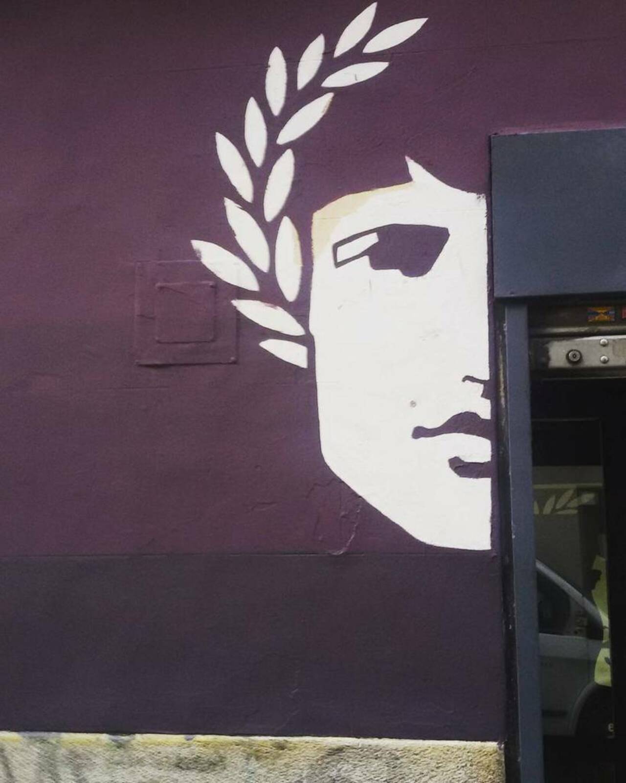 RT @CondeDuqueGente: #condeduque #madrid Art looking at you.. #streetphotography
#streetart #graffiti #arteenla… http://bit.ly/1LbsH5G http://t.co/bnK1z0AsKU
