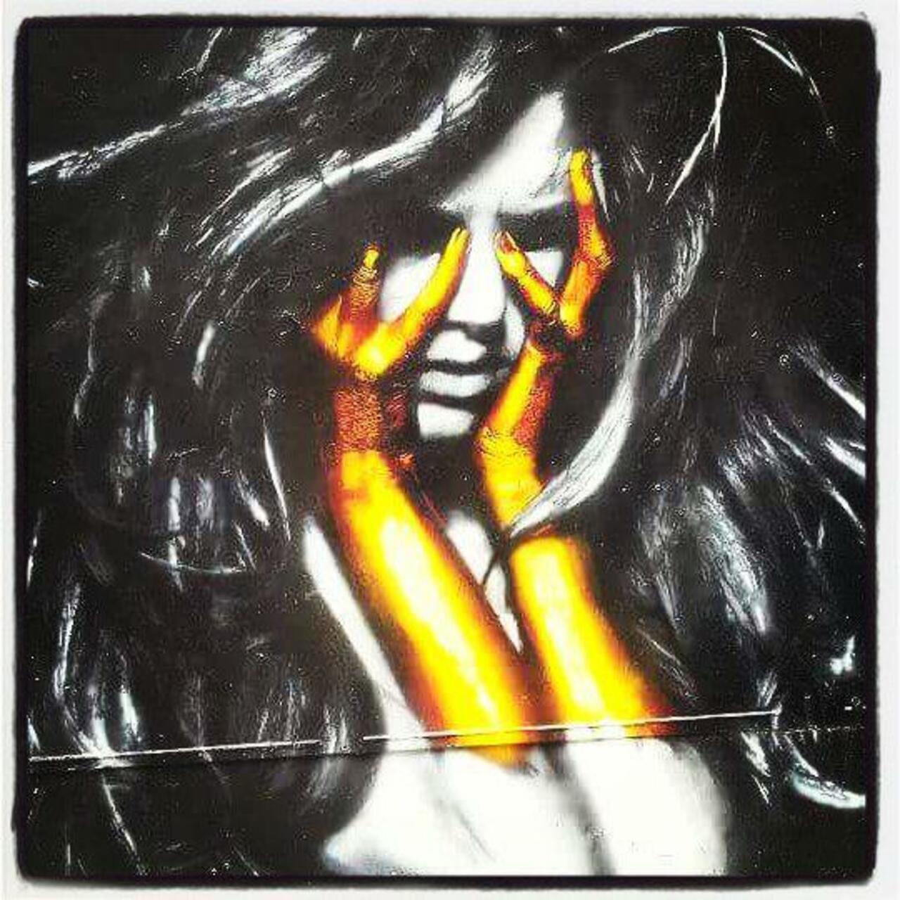 #streetart #london #girl #face #hair #hands #england #londonstreetart #street #art #streetartlondon #graffiti #sten… http://t.co/mVD2JzYYMp