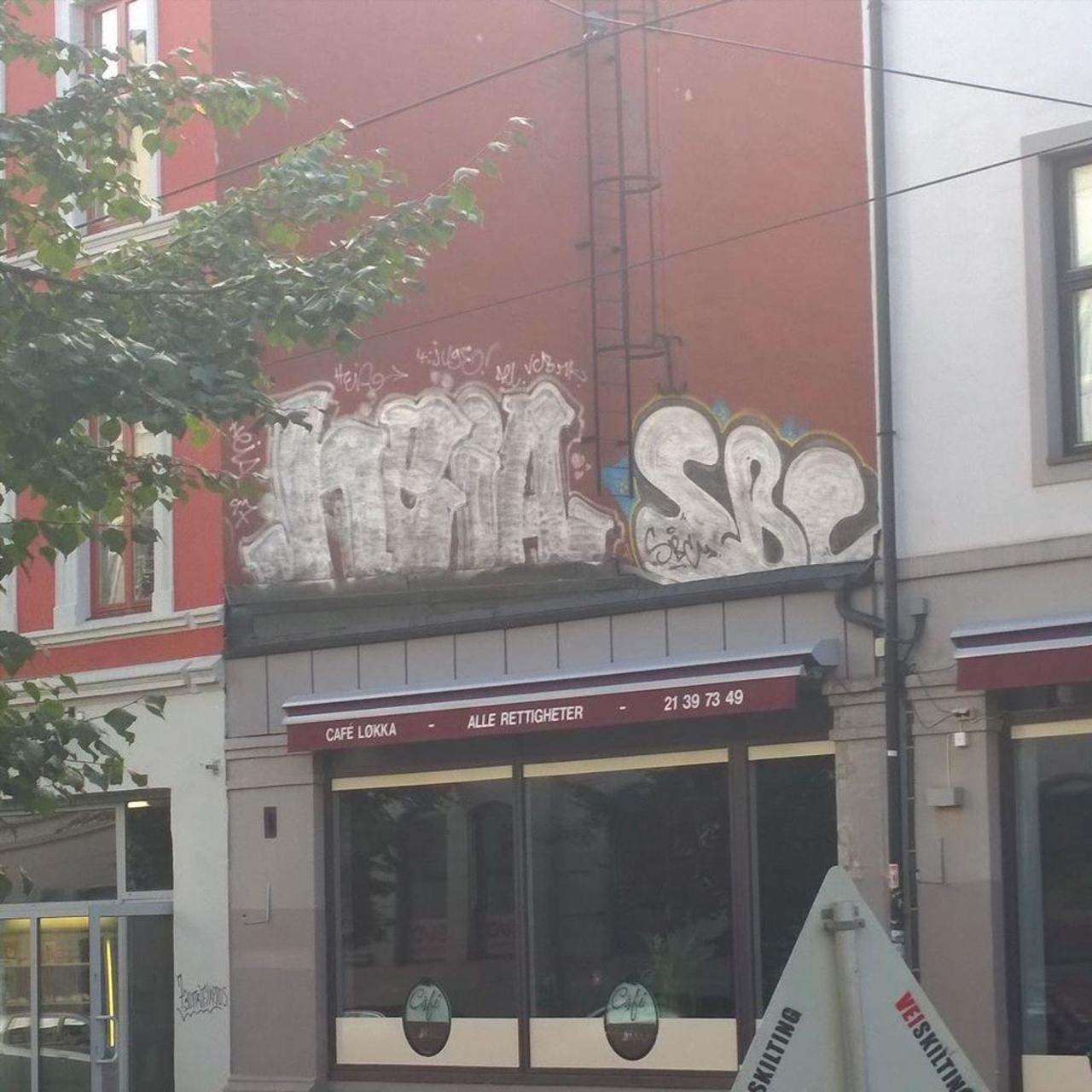RT @artpushr: via #masta244 "http://bit.ly/1M3Xhia" #graffiti #streetart http://t.co/R09tEWJIlz