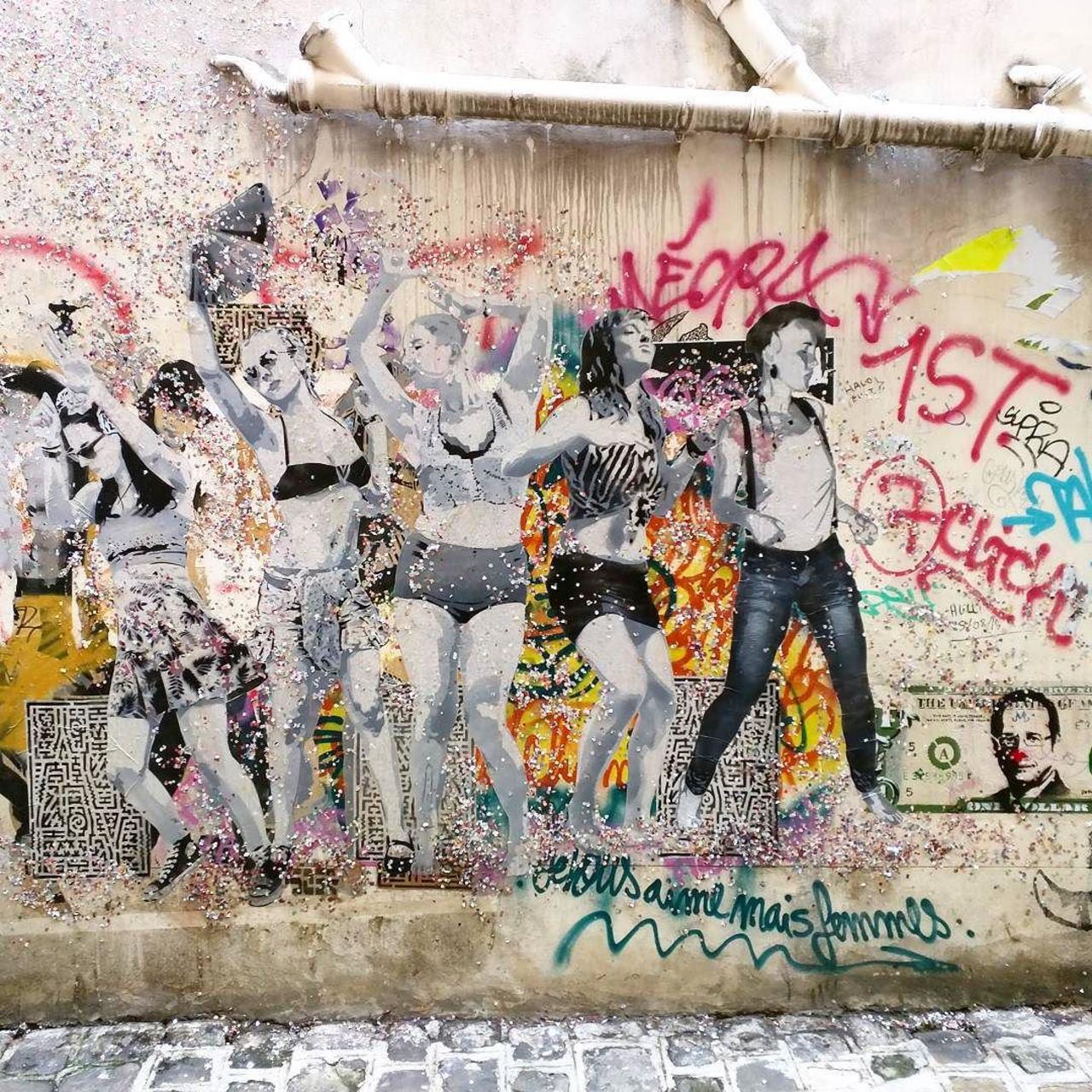 #Paris #graffiti photo by @alphaquadra http://ift.tt/1M8OQhn #StreetArt http://t.co/zGJV3X5Xow