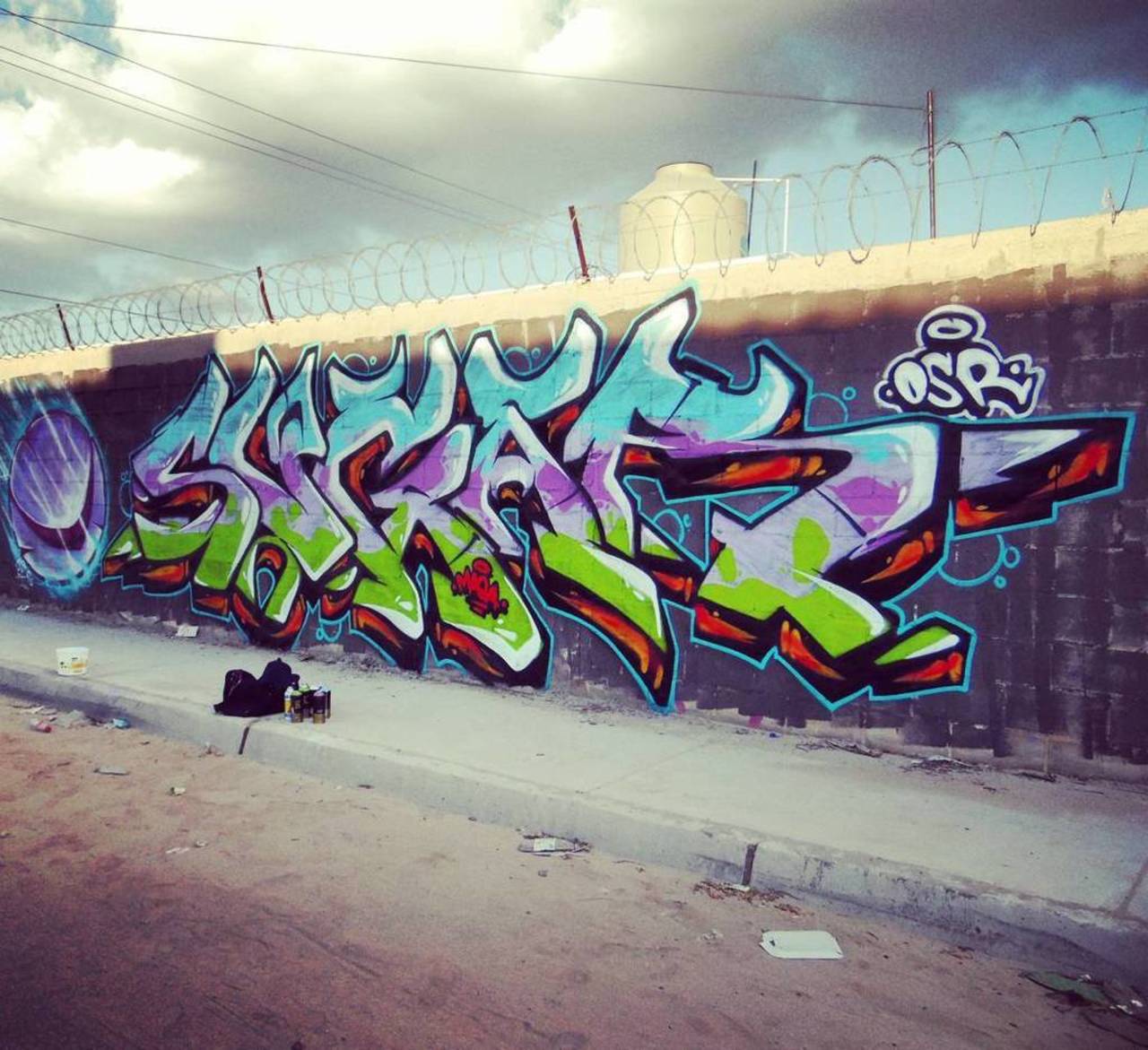 RT @artpushr: via #sugarosr "http://bit.ly/1FOAFl0" #graffiti #streetart http://t.co/c9XAyrVtTy