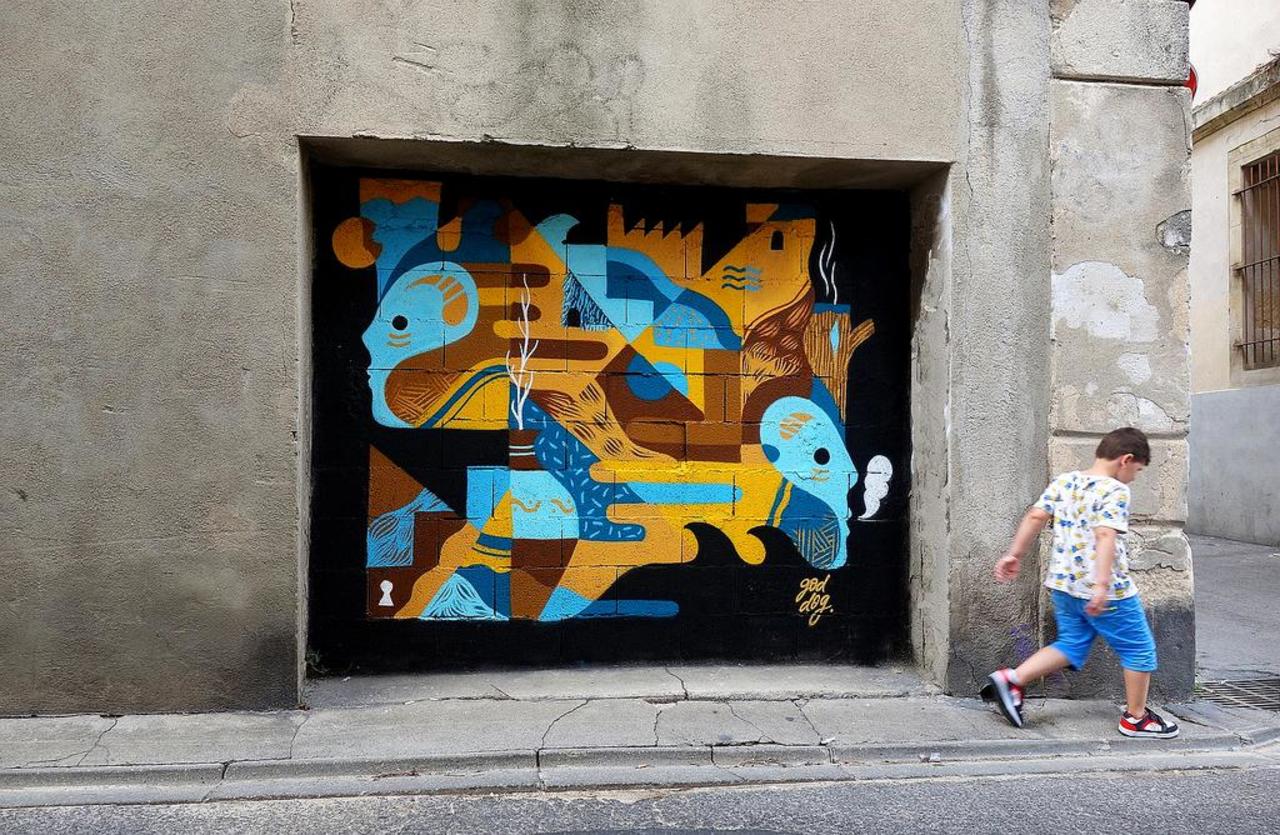Street Art by Goddog in #Nîmes http://www.urbacolors.com #art #mural #graffiti #streetart http://t.co/i81XR3I8gx