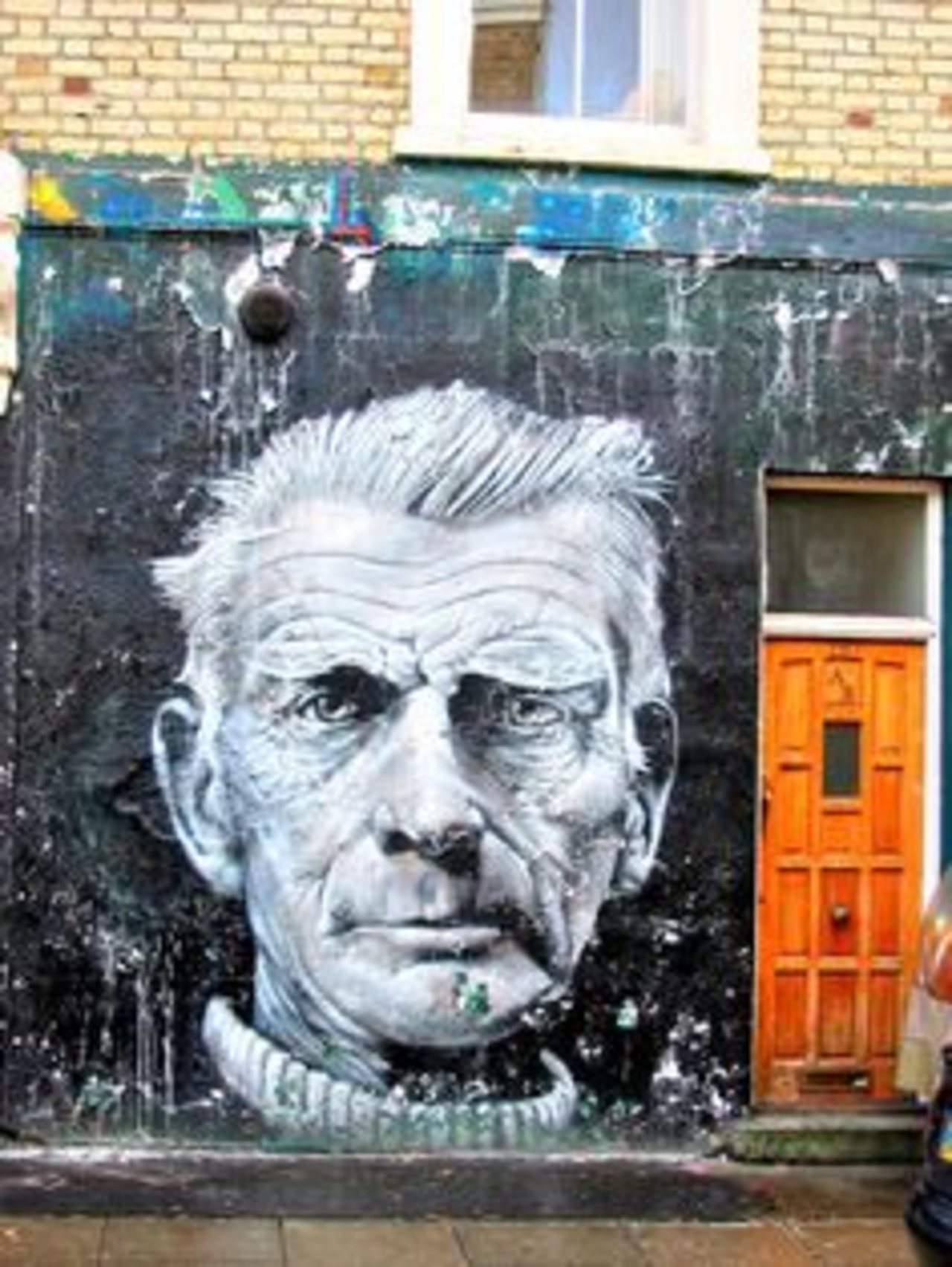 Don't forget to take a walk down Camden Town for some amazing street art Samuel Beckett #streetart #London #graffiti http://t.co/rauHxd0Q7S