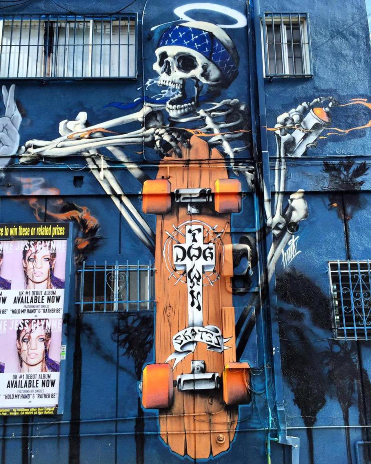 #streetart dogtown skates by #huit in #venice #LosAngeles  #bedifferent #graffiti #arte #art http://t.co/a1Ur0a5AV8