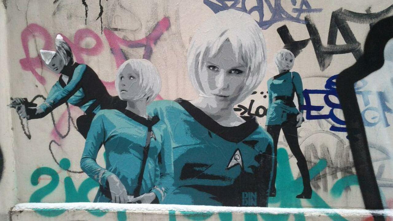 RT @5putnik1: Urban Starship Enterprise  • #streetart #StarTrek #graffiti #art #funky #dope . : http://t.co/59xYQ1EDQy