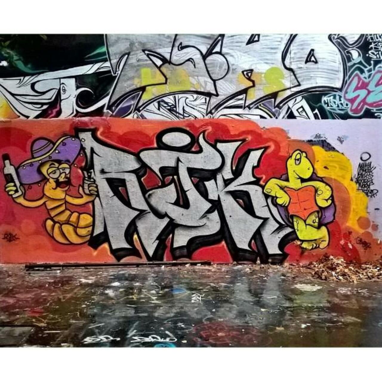 #Paris #graffiti photo by maxdimontemarciano http://ift.tt/1VF9Dhu #StreetArt http://t.co/jgTDz5JYgf https://goo.gl/7kifqw