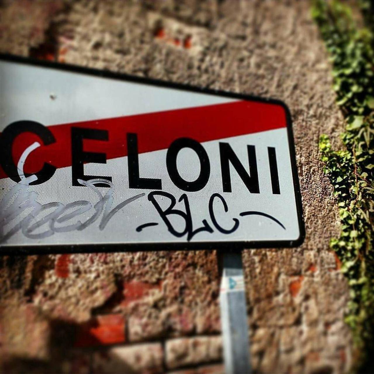 via #bcnlegends "http://bit.ly/1L13Hg5" #graffiti #streetart http://t.co/RaZTciynIq