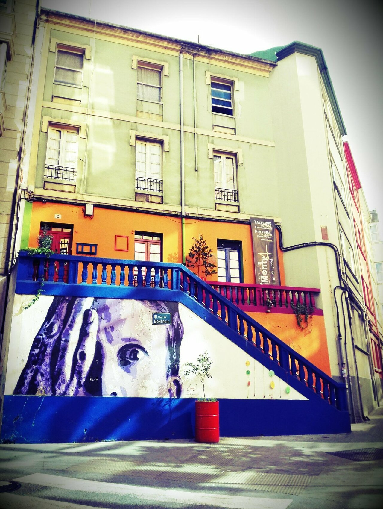 コルーニャ街散歩☆ 寄り道がおもしろいです。
#art #design #collar #painting #coruna #town #cupcake #streetart #graffiti 
#散歩 #ストリート #アート http://t.co/azNglKomOx