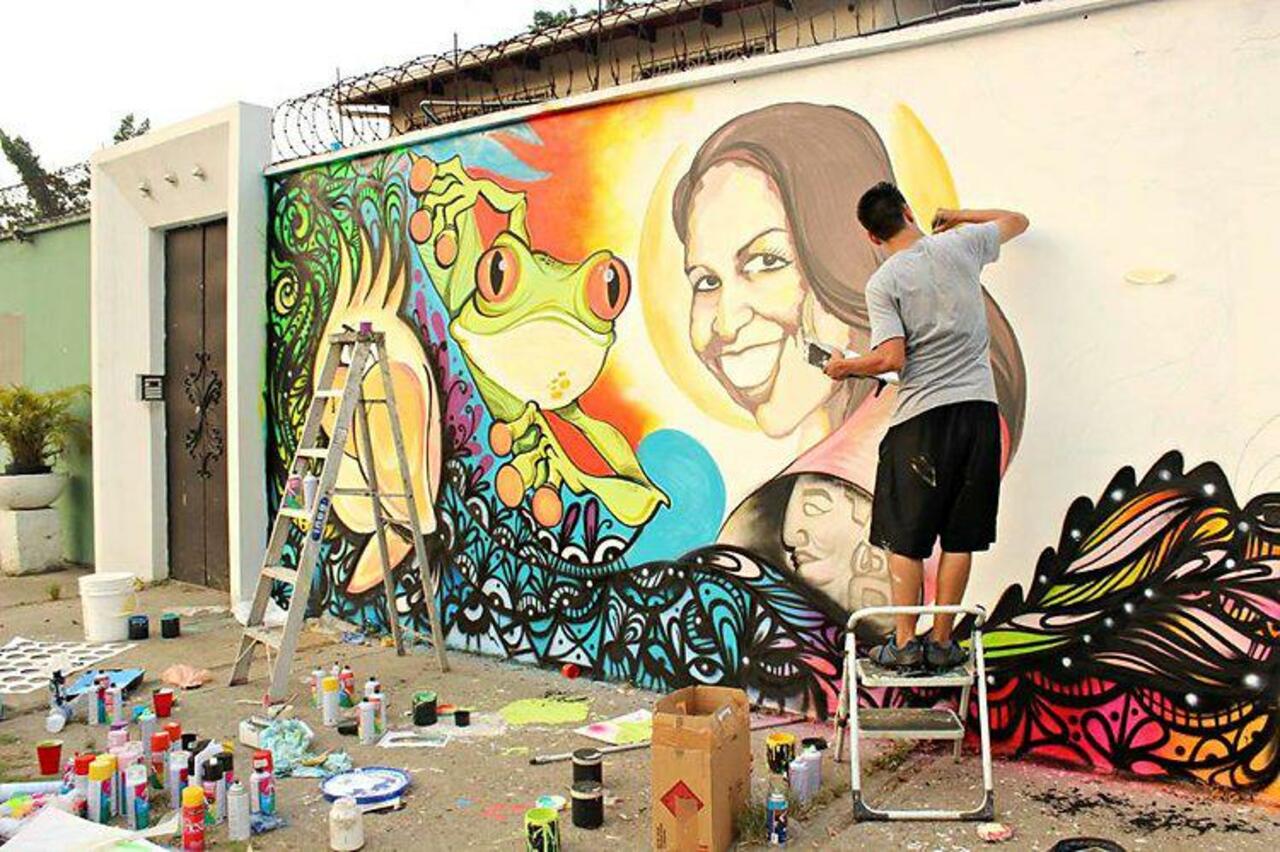 The life of a graffiti artist in the world's deadliest city: http://bit.ly/1Zffr65 via @good #graffiti #streetart http://t.co/ERb47JBN43