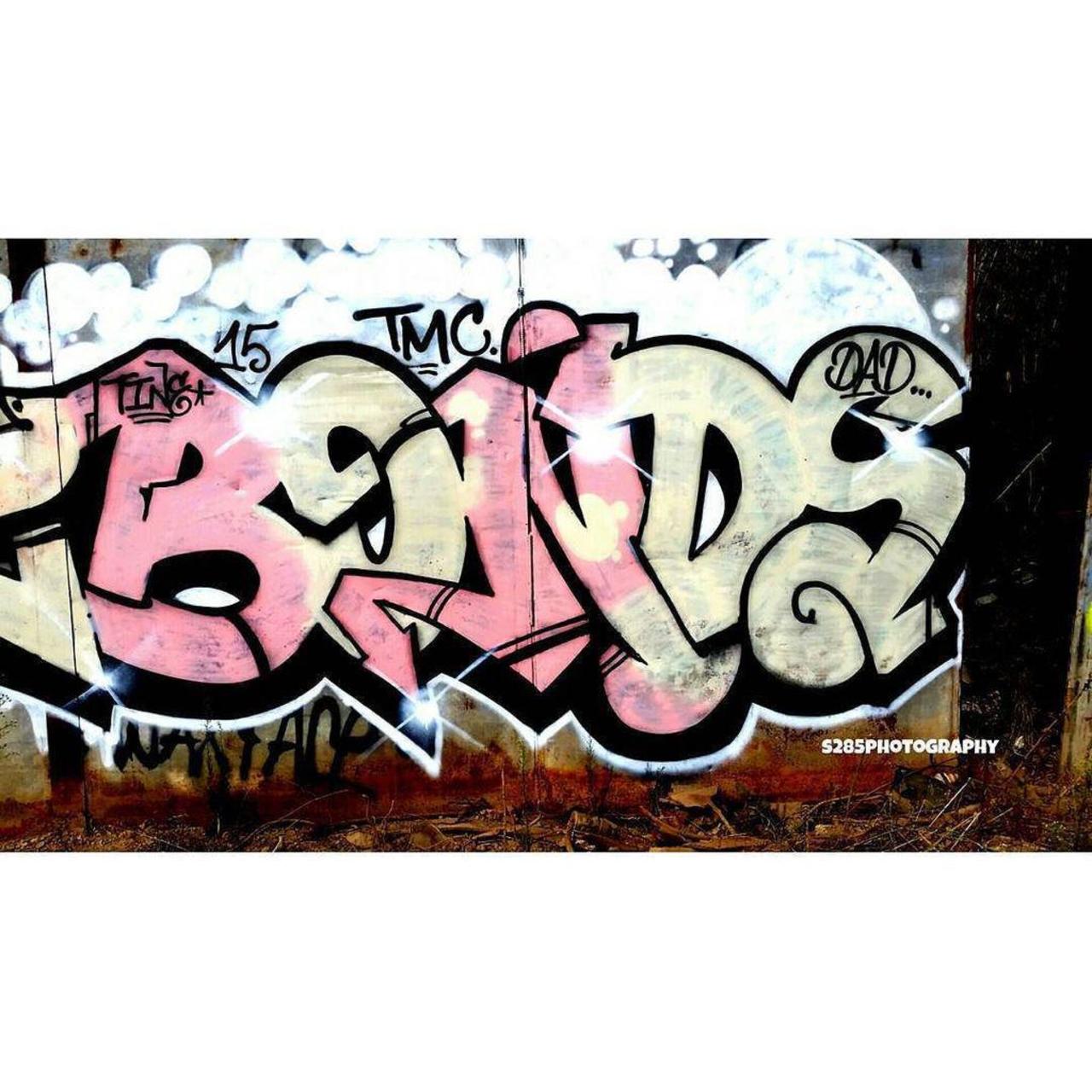 via #fresh2defart "http://bit.ly/1R2YaHo" #graffiti #streetart http://t.co/4HhdU0XnVS