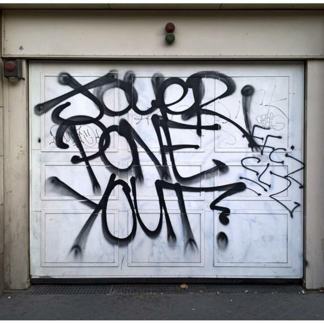 #Paris #graffiti photo by @maxdimontemarciano http://ift.tt/1Qexu6p #StreetArt http://t.co/khkY9vlpri