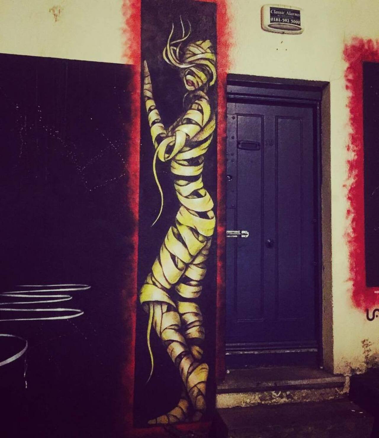  #streetart #streetartlondon  #graffiti #camden #graffitiwall #london #mummy by bambeeize http://t.co/yyrx7TMG1v