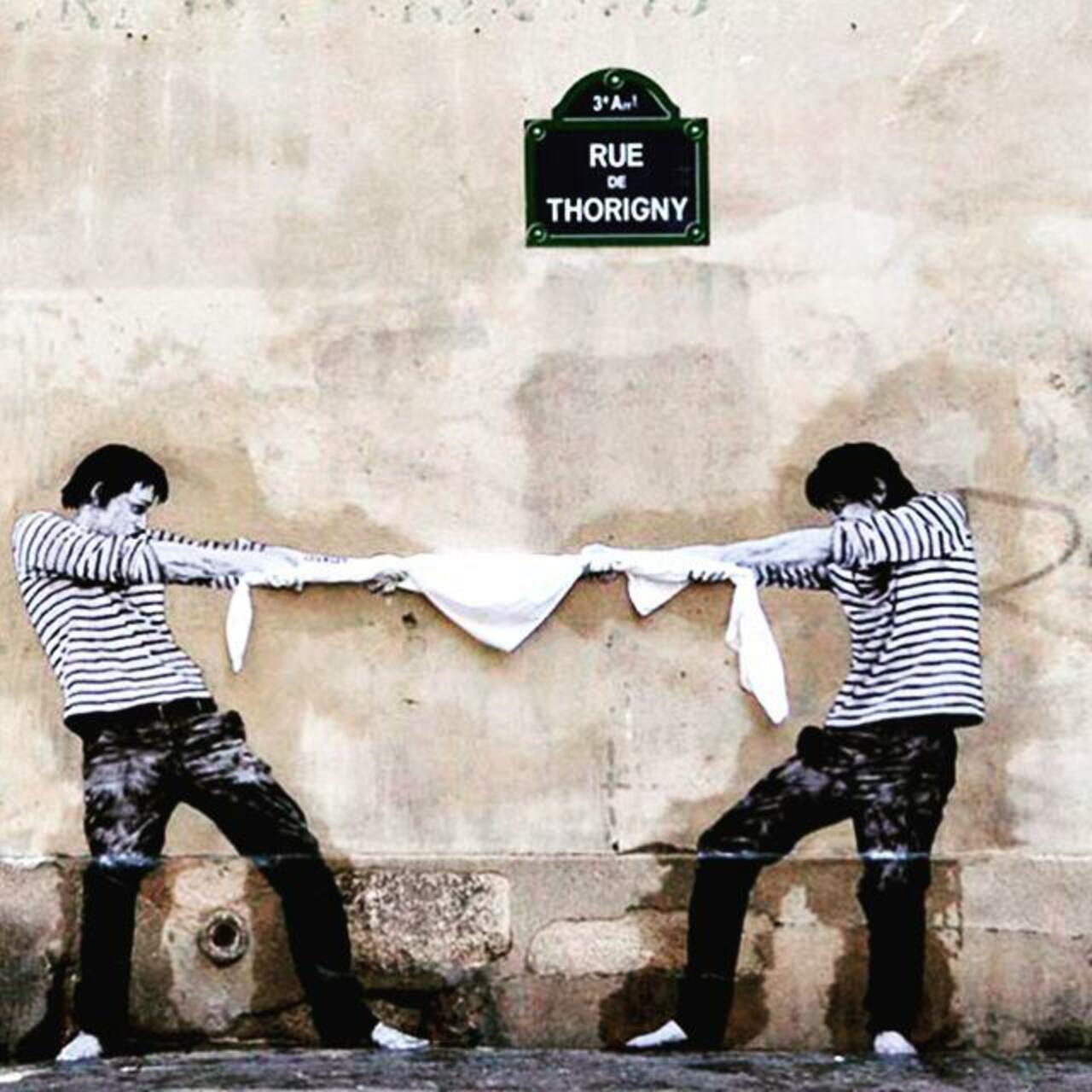 RT @streetcnina: Levalet #paris #photo #stencil #urbanart #graffiti #mural #sprayart #murales #streetart http://t.co/Hqm5XJW34I
