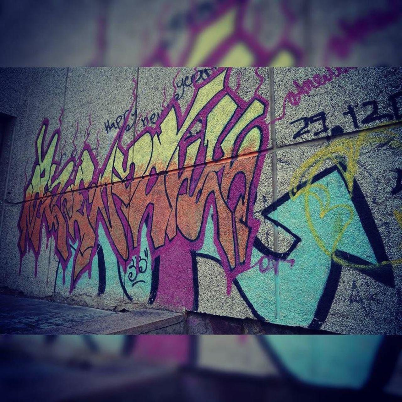 #граффити #графити #graffiti #art #grafitti #streetart #уличныйфотограф  #streetphotography #крск http://t.co/DPvCXiBORc