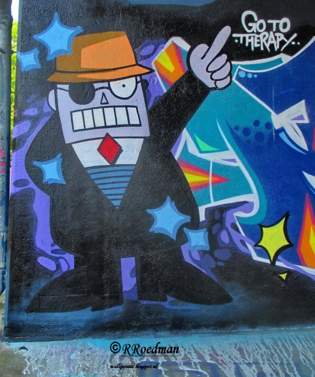 RT @RRoedman: #streetart #graffiti #mural #cartoon #Sigmund Go to therapy #Amsterdam ,2 pics at http://wallpaintss.blogspot.nl http://t.co/EPdVRcZU45