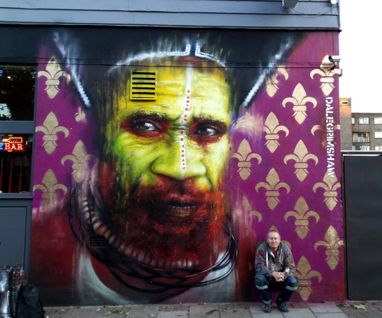 Dale Grimshaw creates a new piece in Mornington Crescent, London. #StreetArt #Graffiti #Mural http://t.co/zfxM8H9hTY