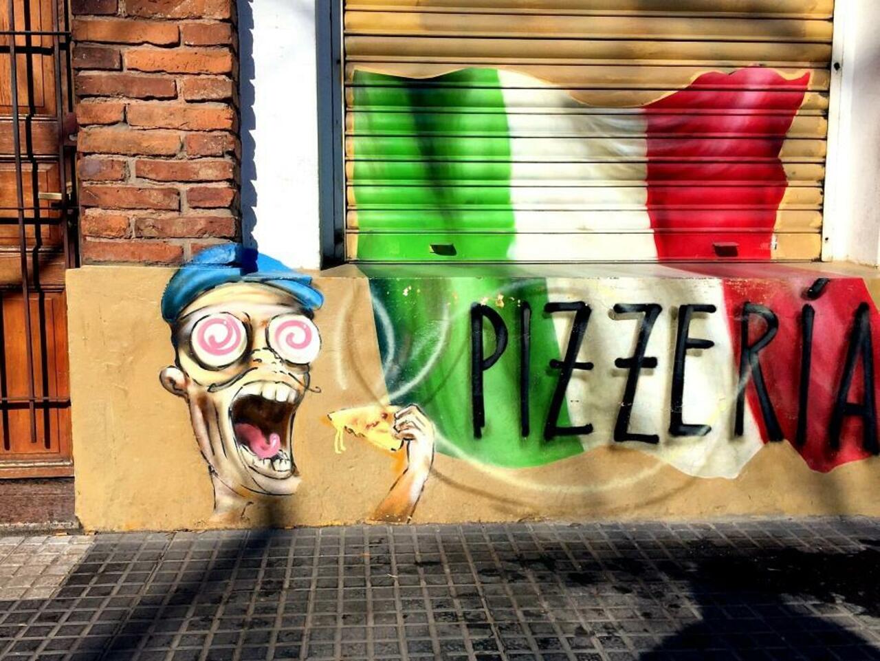 #Graffiti de hoy: << Especial de muzzarella... >> calles 9y66 #LaPlata #Argentina #StreetArt #UrbanArt #ArteUrbano http://t.co/4xtPrFEoa6