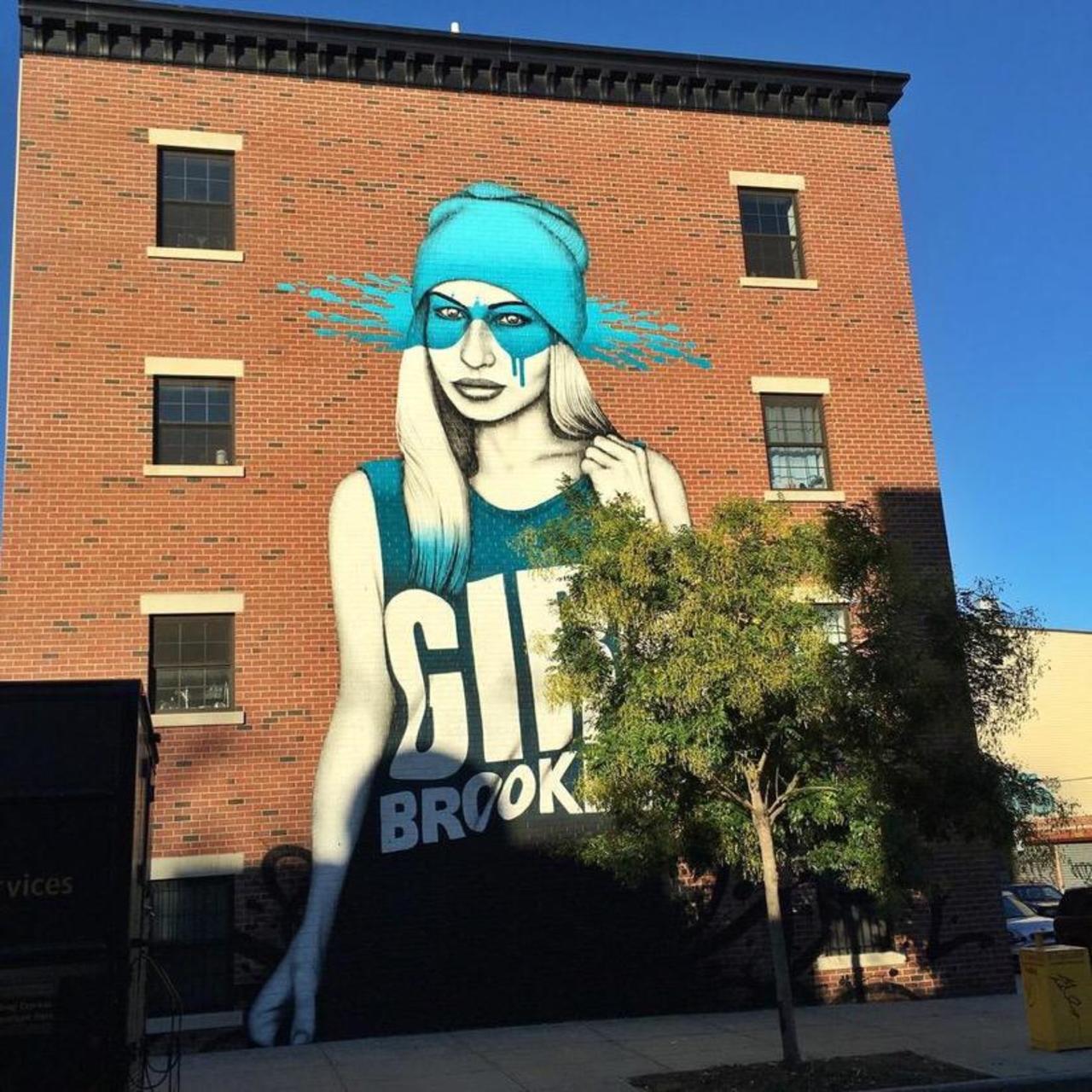 RT @richardbanfa: #streetart by #findac in #Brooklyn #nyc #switch #graffiti #bedifferent #arte #art http://t.co/tES2uO7PKc