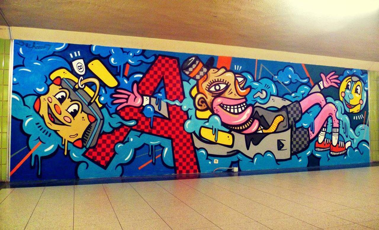RT @NMBS: Deze zalige wall van de #graffiti artist Joachim​ al opgemerkt in het station Antwerpen-Berchem? #streetart #NMBS http://t.co/iUYWq2WfDC