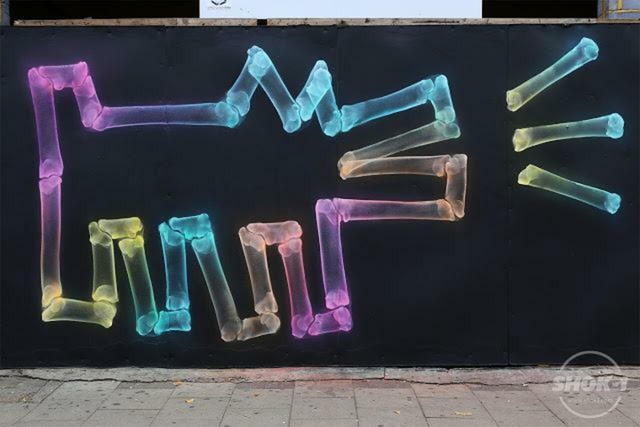 "Dog With Bones", a new mural by SHOK-1 in London, UK

#streetart #urbanart #mural #art #graffiti http://t.co/EWVlW8hFql