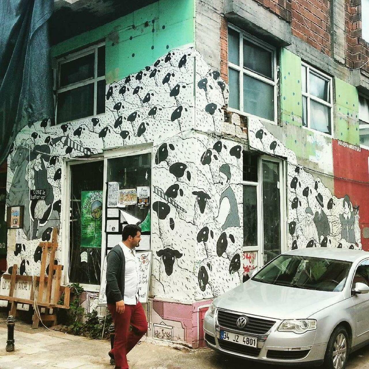RT @StArtEverywhere: #streetartkadikoy #streetart #graffiti #publicart #urbanart #sokaksanatı #streetartistanbul #istanbulstreetart #gra… http://t.co/dcDAqcqSFW