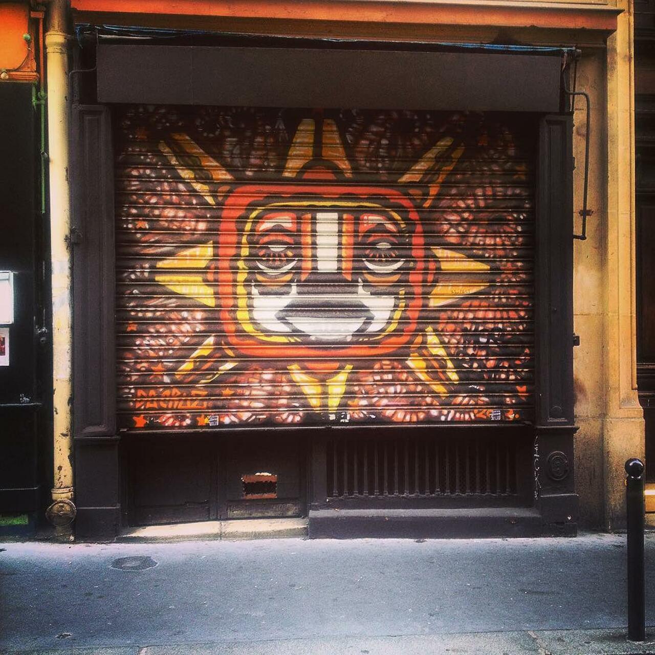circumjacent_fr: #Paris #graffiti photo by mh2p_ http://ift.tt/1jrO8Vl #StreetArt http://t.co/s3WegKlTky