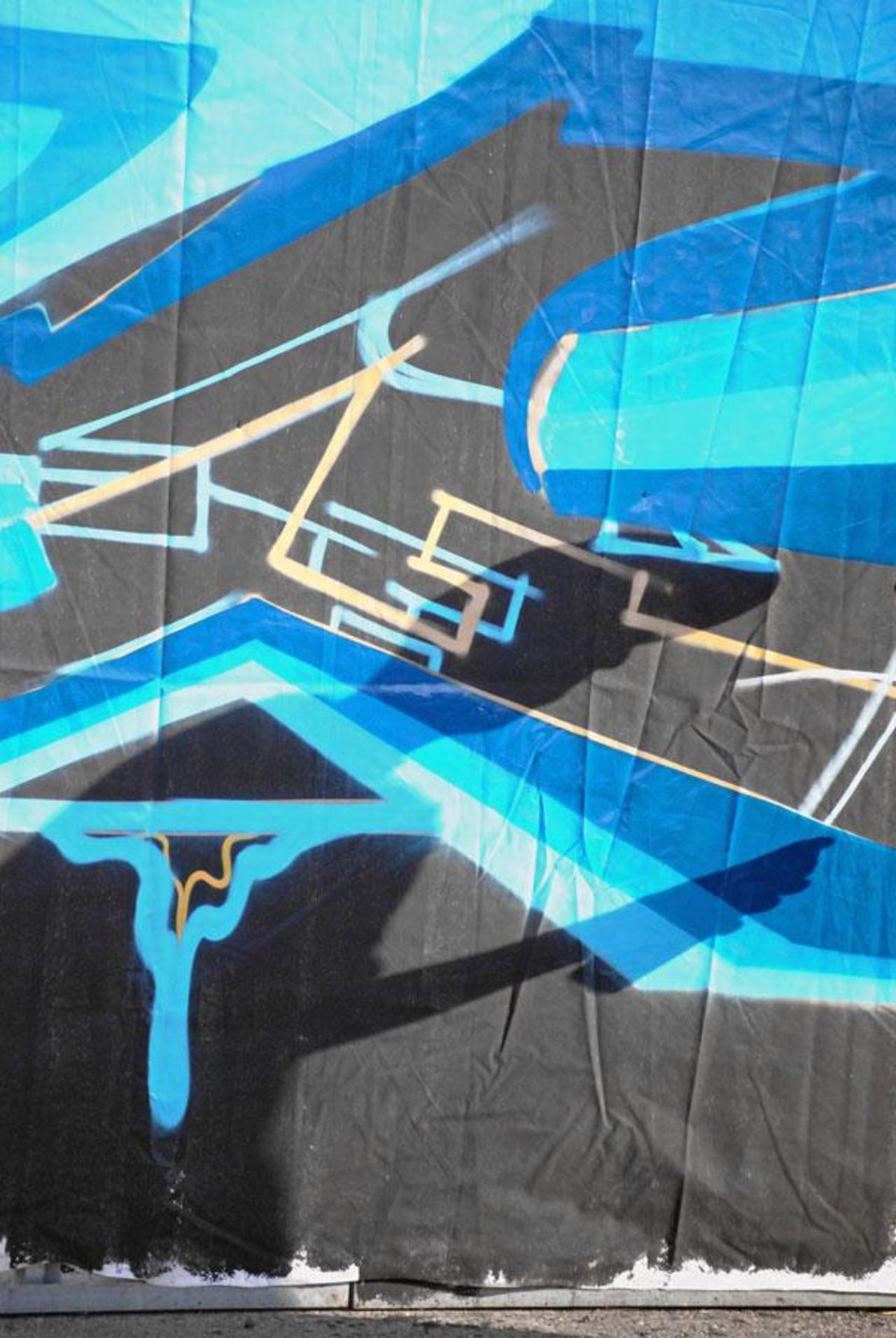 shade of #spray #urbanart #streetart #graffiti #streetphotography http://t.co/99S2VcEwS3