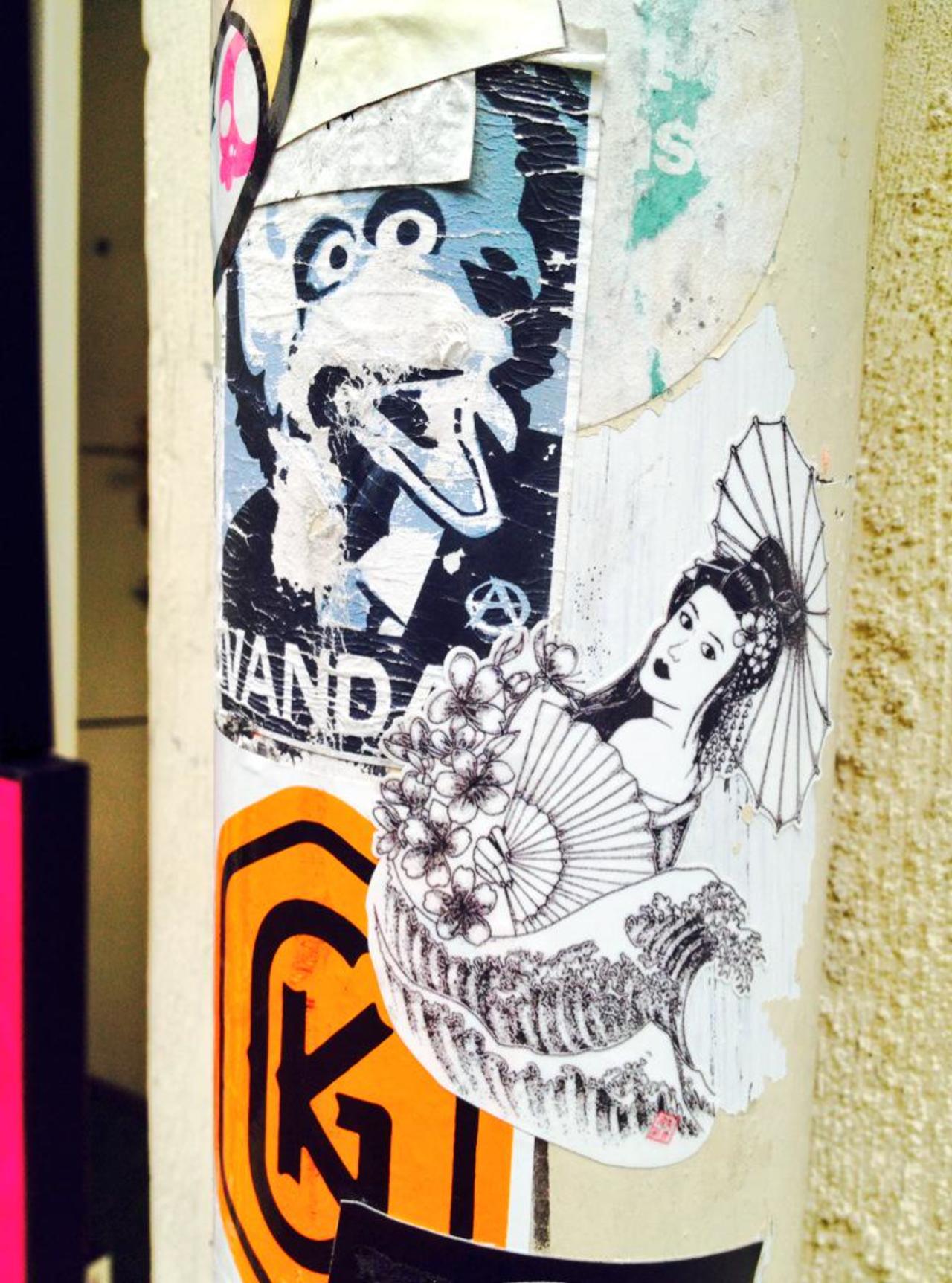 Sesame Street & Umbrella geisha
#streetart #urbanart #graffiti #sticker #stickerart #bigbird #ArtistoftheDay #art http://t.co/42quGjFUs5