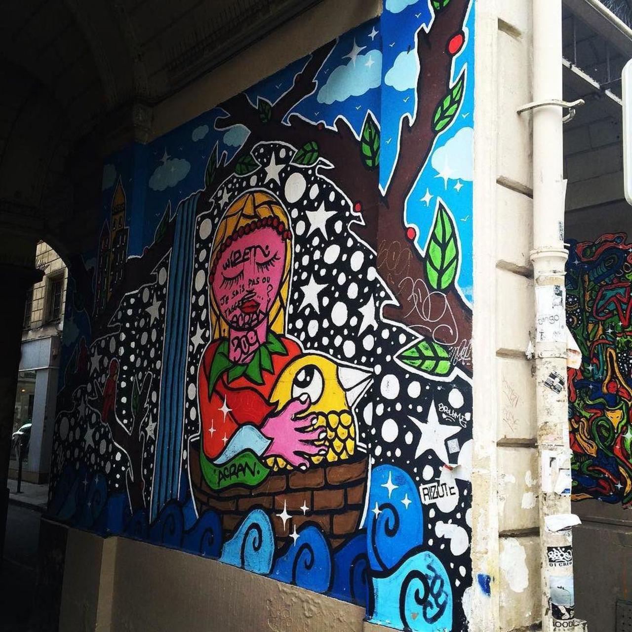 #paris #streetart #streetartparis #urbanart #picoftheday #art #graffiti #color by sophie_cambier http://t.co/bTyN6EMEGz