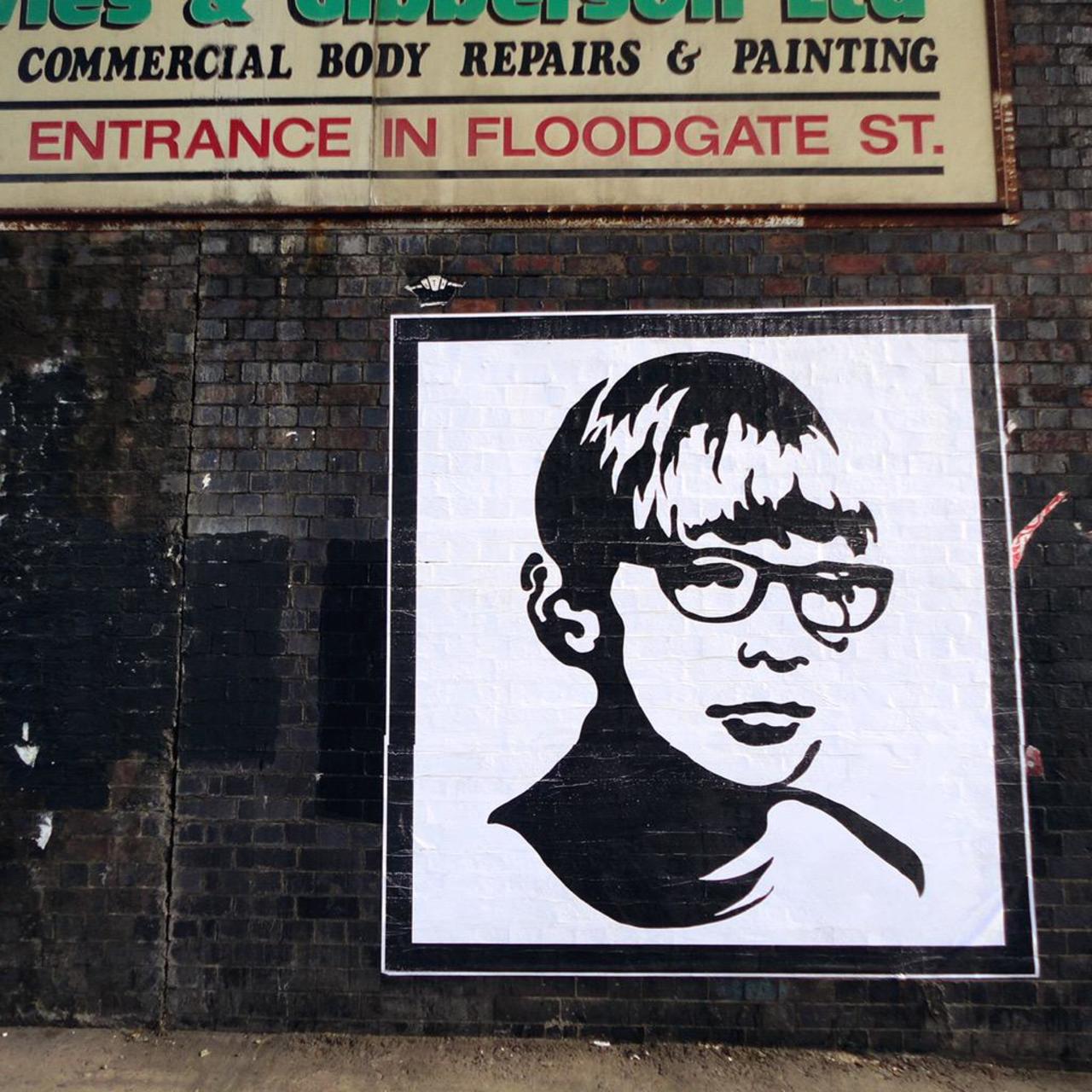 RT @djcolatron: The return of the (massive) Golden Boy to Digbeth

#art #arte #streetart #pasteup #wheatpaste #Birmingham #graffiti http://t.co/GkM9gfAAOr