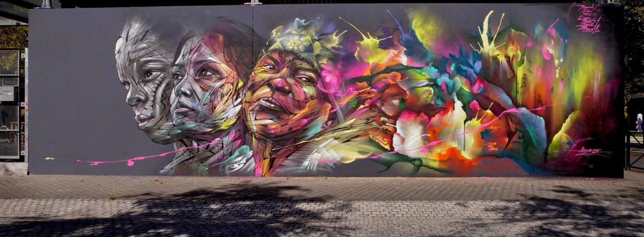 Something new from Hopare in Bordeaux, France. #StreetArt #Graffiti #Mural http://t.co/EZHh3nNxLI