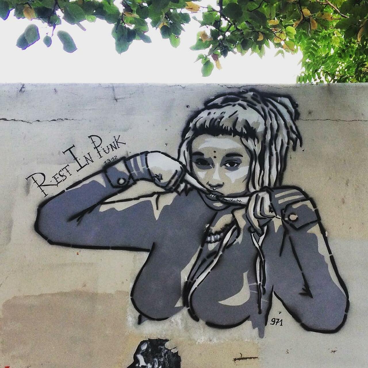 #Paris #graffiti photo by @julosteart http://ift.tt/1VPlSO3 #StreetArt http://t.co/wDFdryfWyr