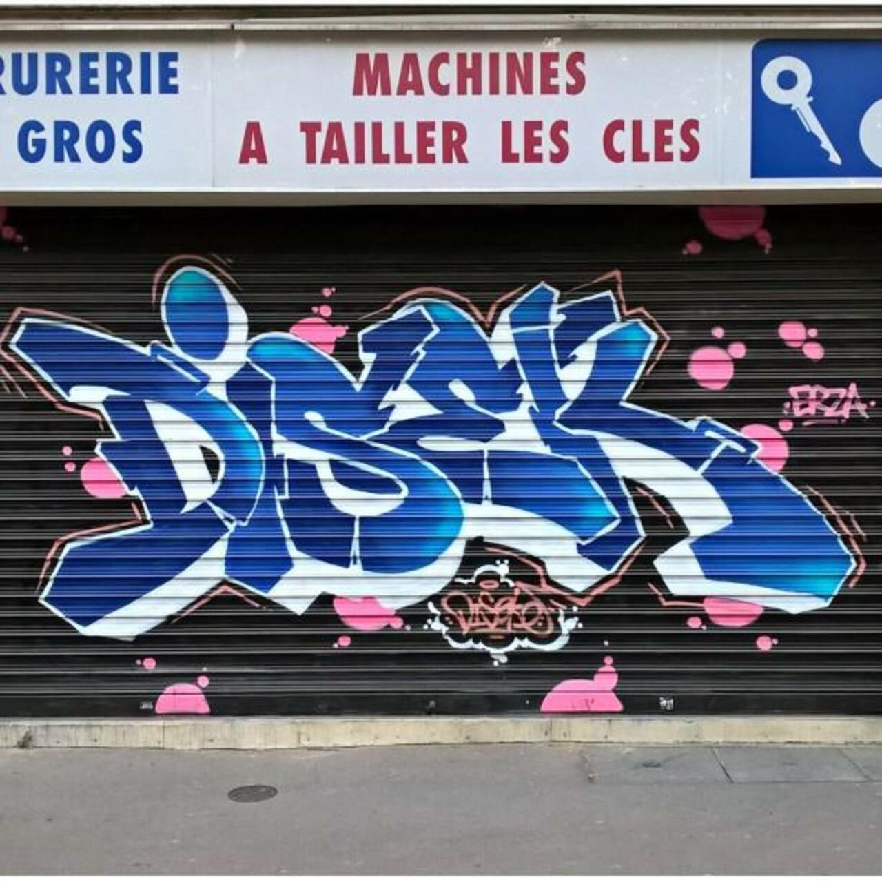 #Paris #graffiti photo by @maxdimontemarciano http://ift.tt/1Pe0T36 #StreetArt http://t.co/9xpMlu91BB