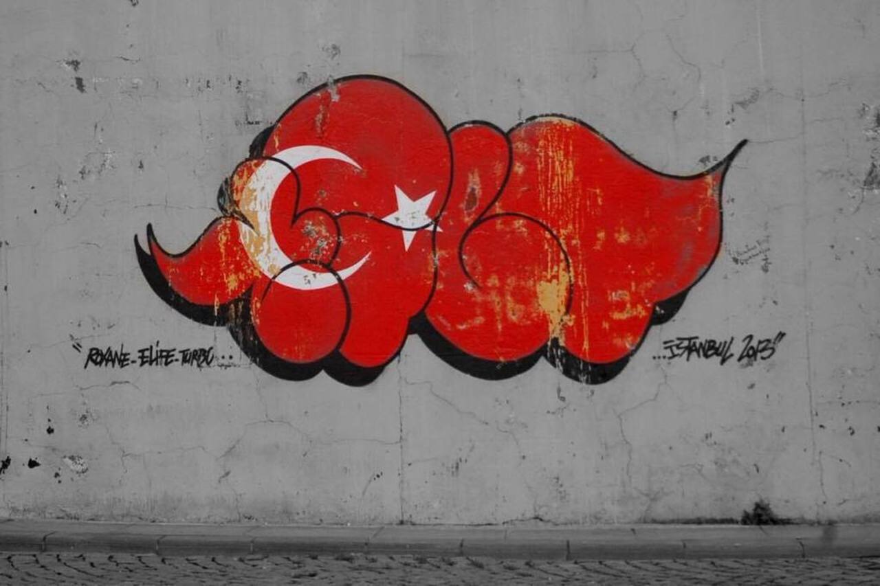 tilt.  #graffitilt #graffiti #street #streetart #streetartistanbul #flag #turkish #istanbul #city #underground #m… http://t.co/yM29yWojRD