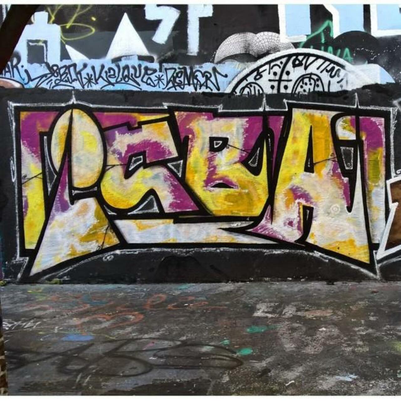 #streetart #graffiti #graff #art #fatcap #bombing #sprayart #spraycanart #wallart #handstyle #lettering #urbanart #… http://t.co/Pk9SgwssrN