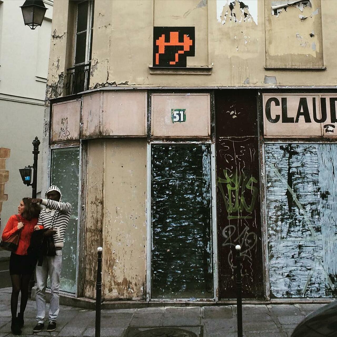 #Paris #graffiti photo by @julienvermeulen http://ift.tt/1QpqaVw #StreetArt http://t.co/ym5XSHkrio