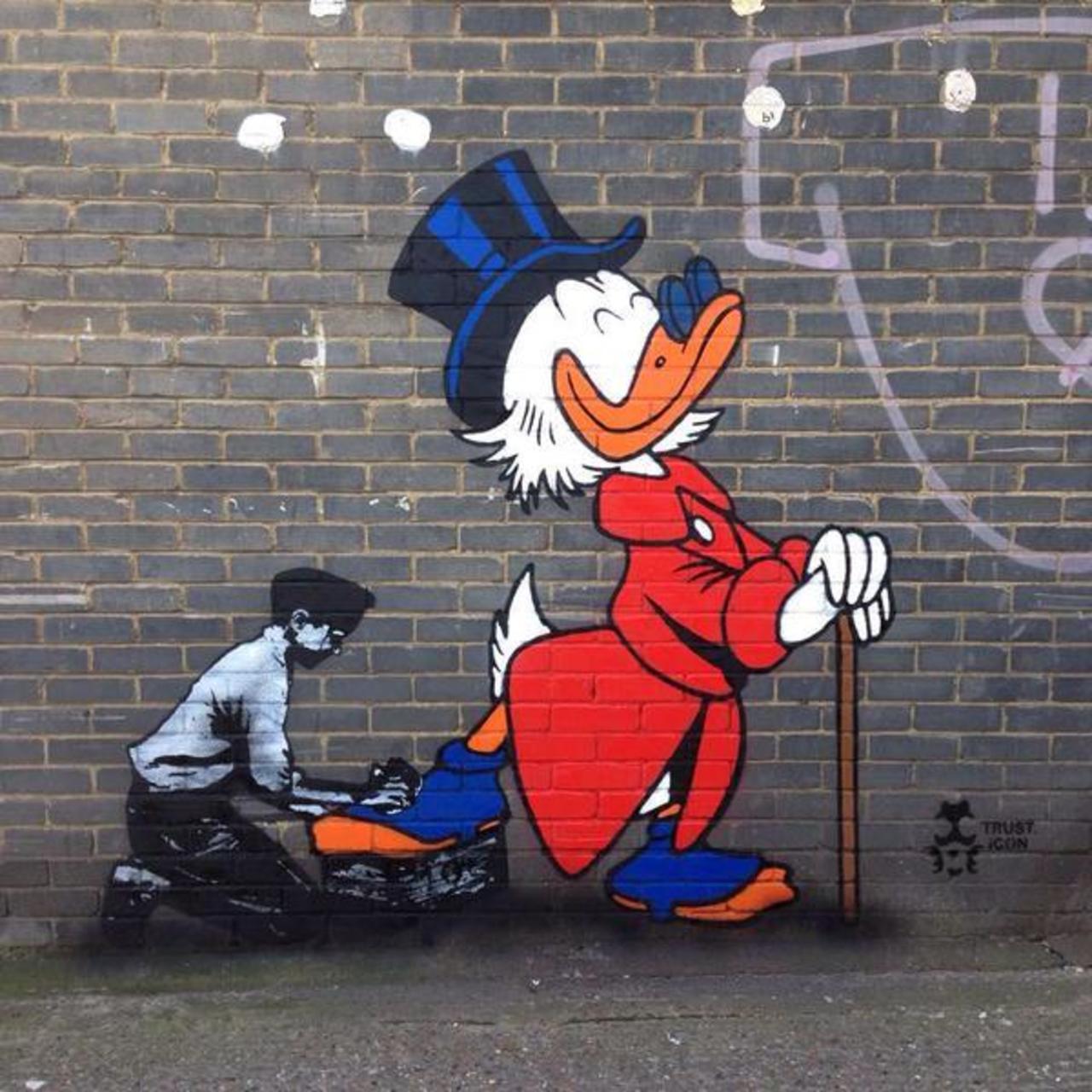 'Shine Box' 
New Street Art by iCON in Bethnal Green, London 

#art #arte #graffiti #streetart http://t.co/TOZvhoBl7b