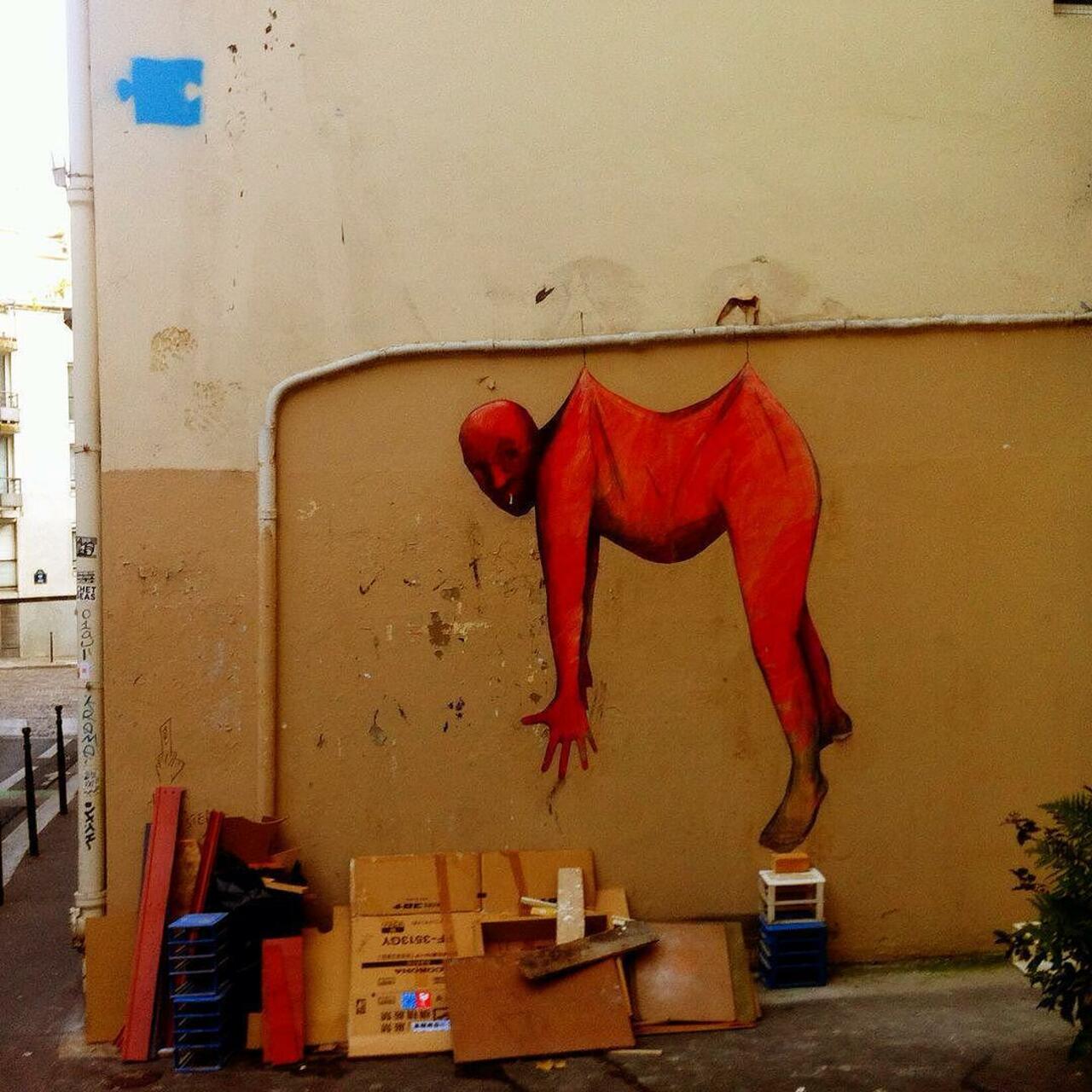 #Paris #graffiti photo by @noamzucker http://ift.tt/1LvKqoD #StreetArt http://t.co/WNS4H7qRFH