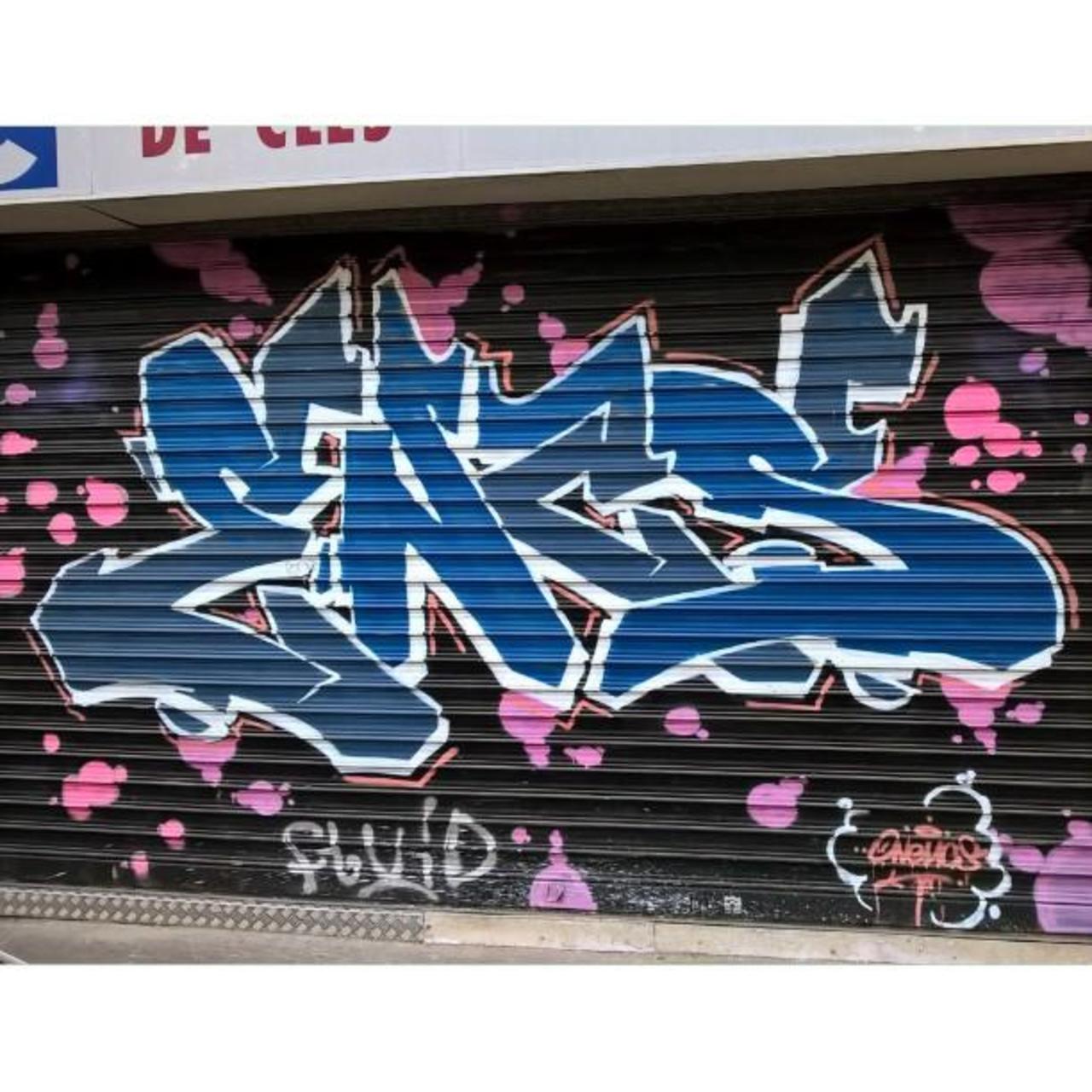#Paris #graffiti photo by @maxdimontemarciano http://ift.tt/1MEPSpV #StreetArt http://t.co/2iOgtVHx7m