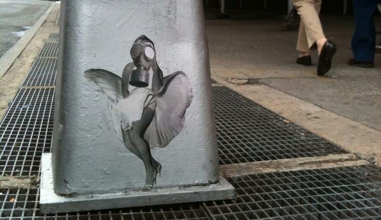 Marilyn Monroe GasMask  •  #streetart #graffiti #art #funky #dope . : http://t.co/kyUTinaeFH