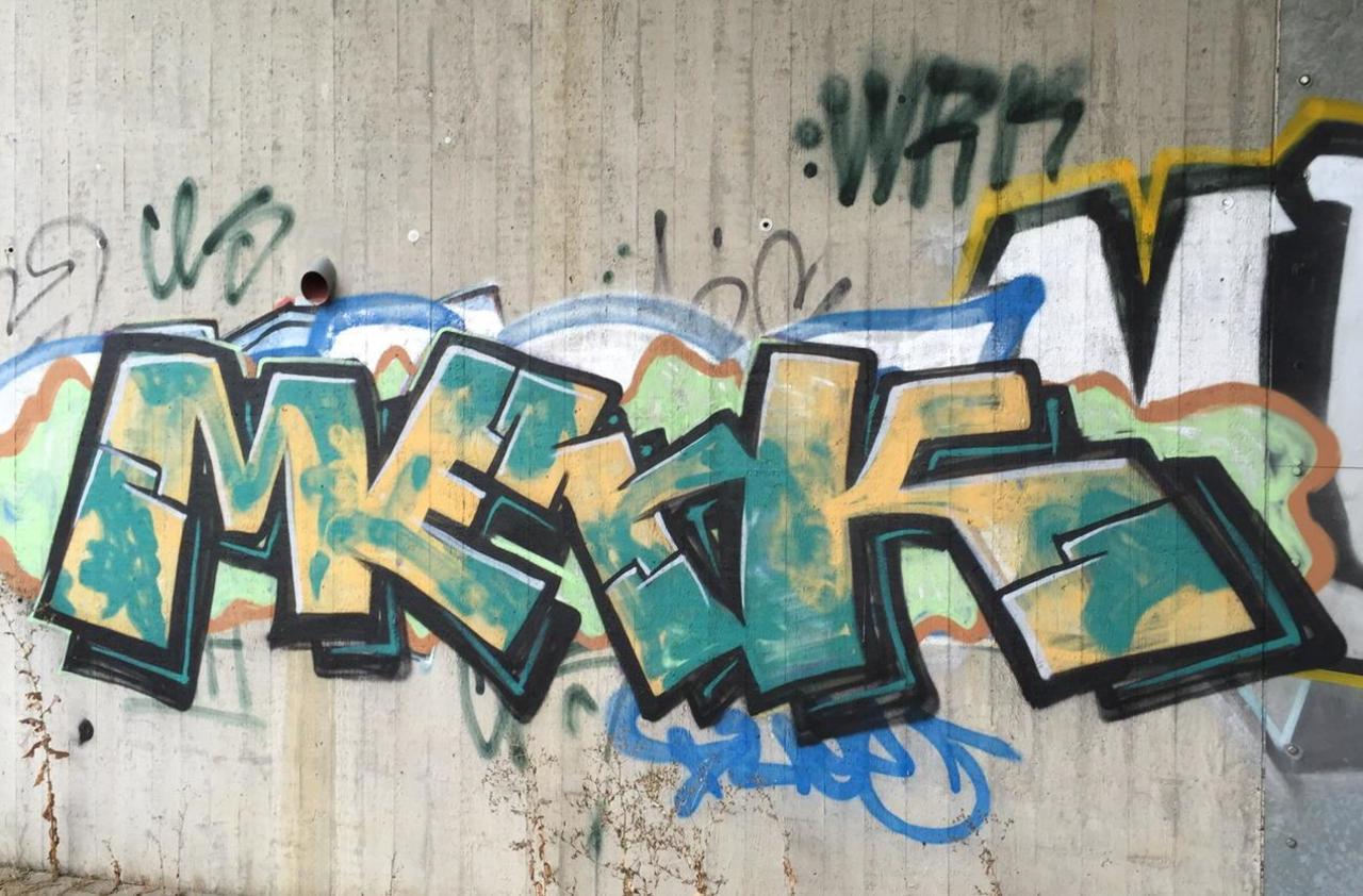 ...in Taunusstein // Merk //#Streetart #graffiti http://t.co/44gi5kSdNs
