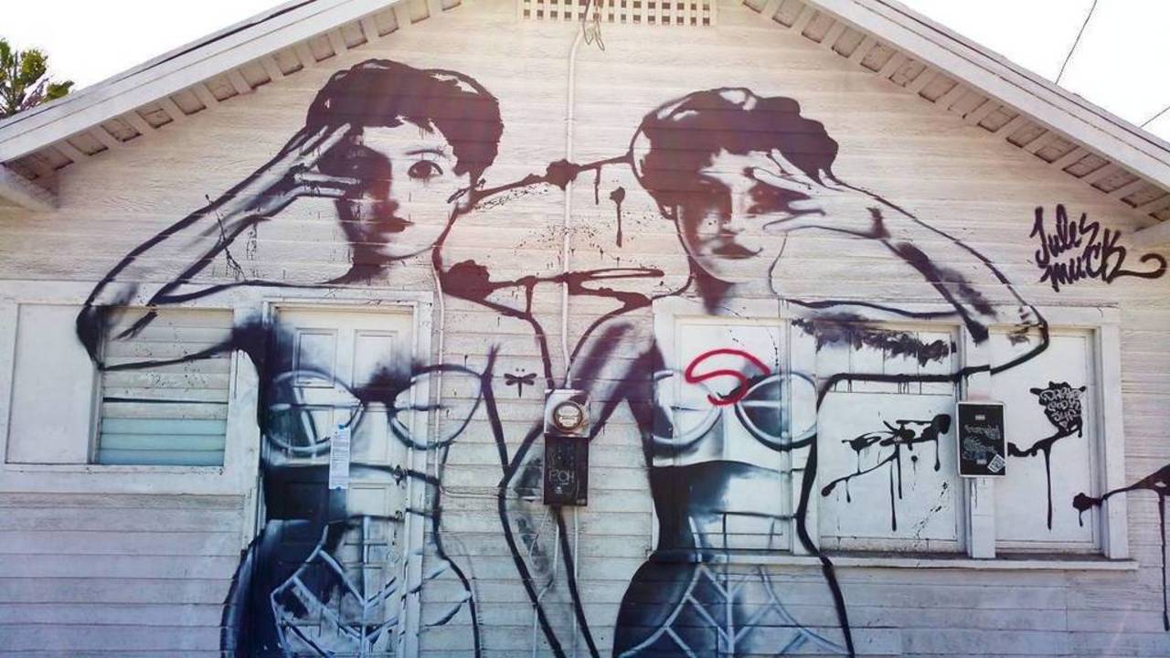 #venice
#ElectricAvenue
#abbottkinney
#StreetArt 
#mural
#muck
#julesmuck
#graffiti http://ift.tt/1Munsuo http://t.co/mTeonVjbjV
