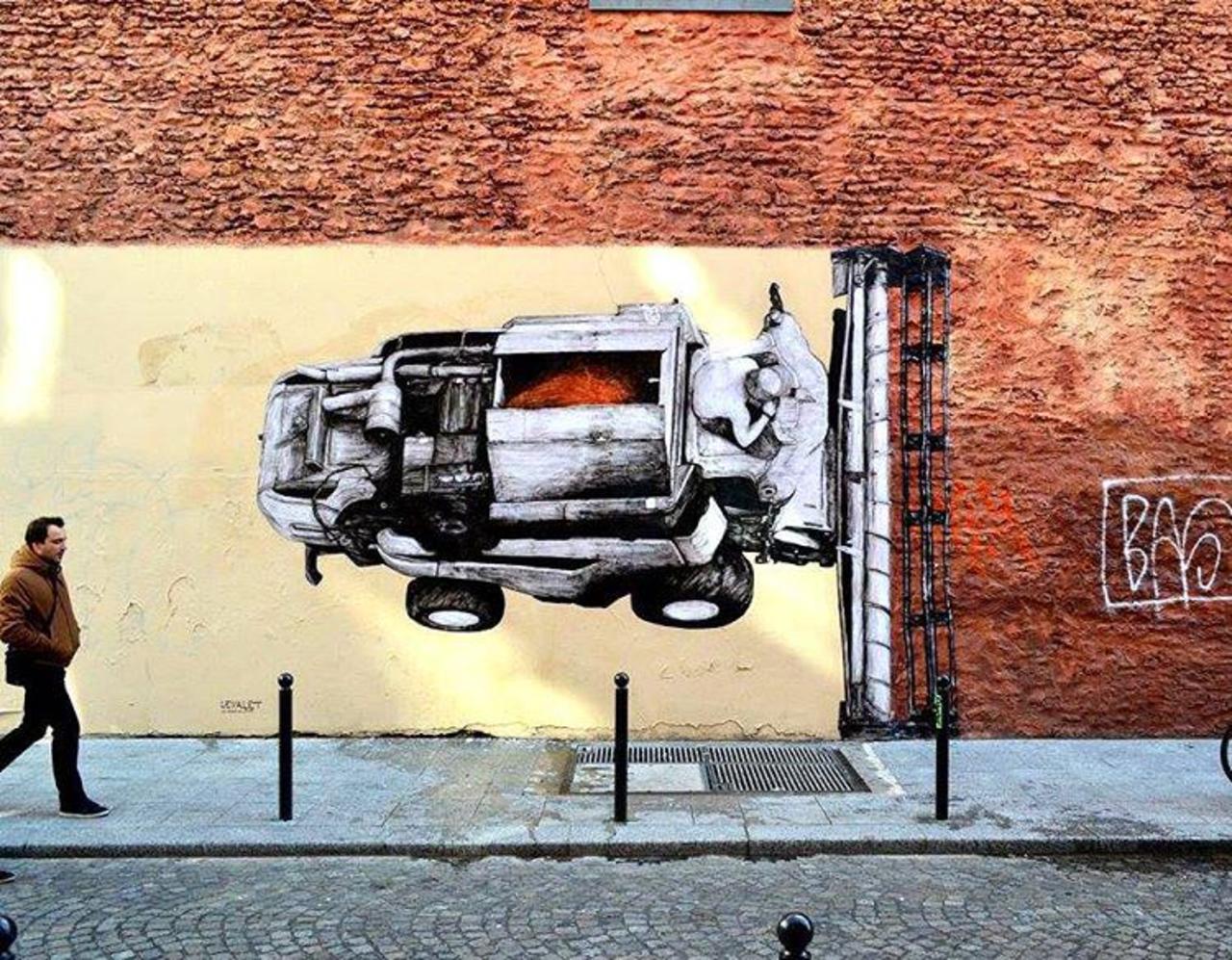 Something new from Levalet in Paris, France. #StreetArt #Graffiti #Mural http://t.co/BRWmWJnPjA