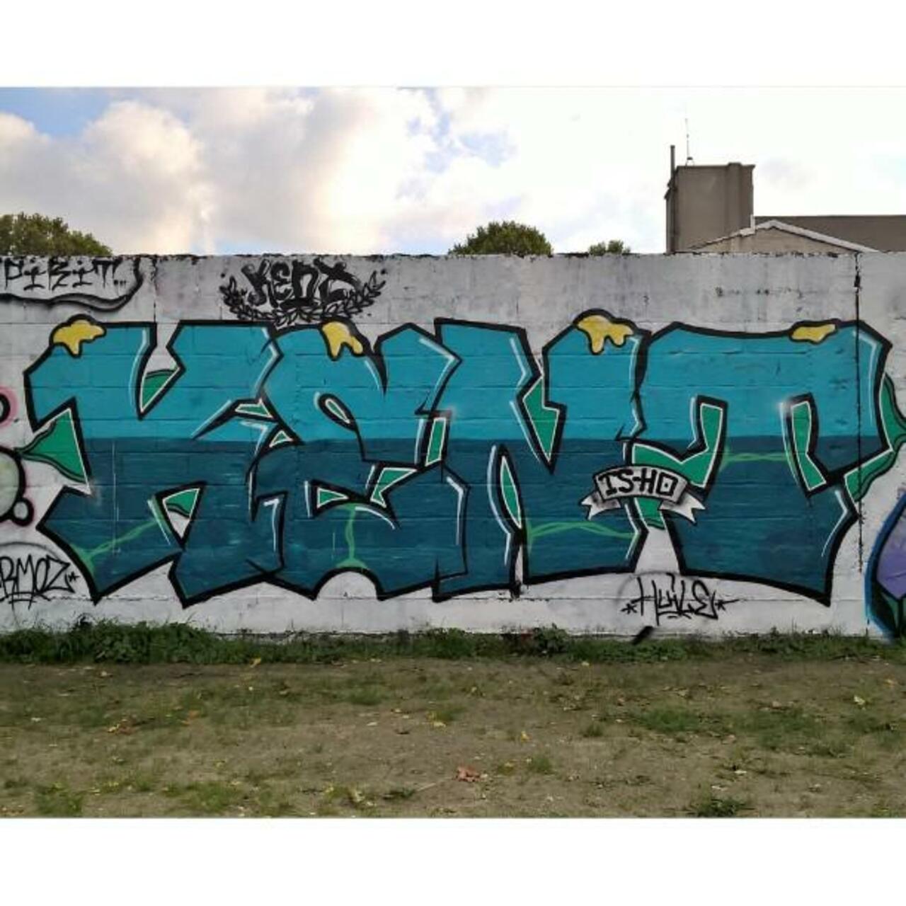 #Paris #graffiti photo by @maxdimontemarciano http://ift.tt/1X9d4Q6 #StreetArt http://t.co/Db0nza3u56