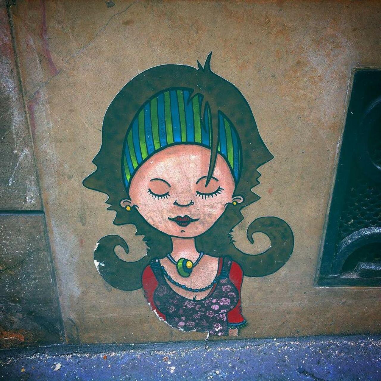 Girl #street #streetart #streetartparis #graff #graffiti #wallart #sprayart #urban #urbainart #art #artist #artderu… http://t.co/PZfbPnVpSC