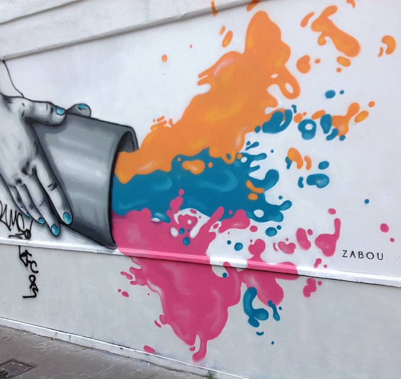 circumjacent_fr: #Paris #graffiti photo by stefetlinda http://ift.tt/1Kgbtic #StreetArt http://t.co/skDS1mMfcd