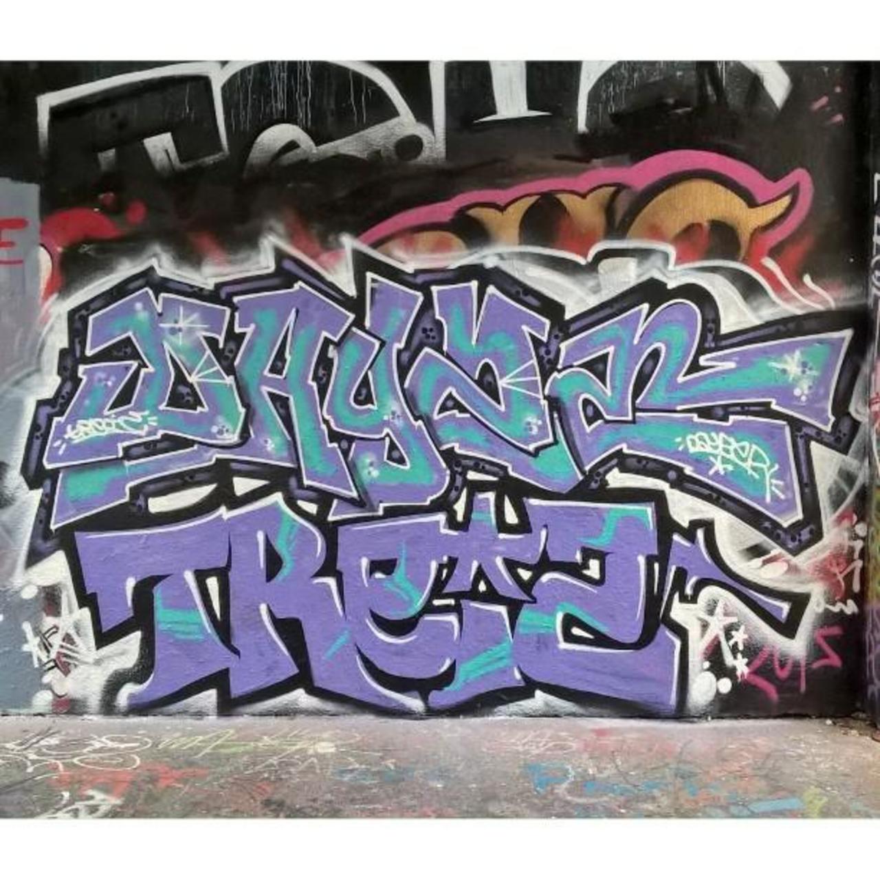 DAYZE 
#TREIZ #streetart #graffiti #graff #art #fatcap #bombing #sprayart #spraycanart #wallart #handstyle #letteri… http://t.co/zd1e0paZ5U