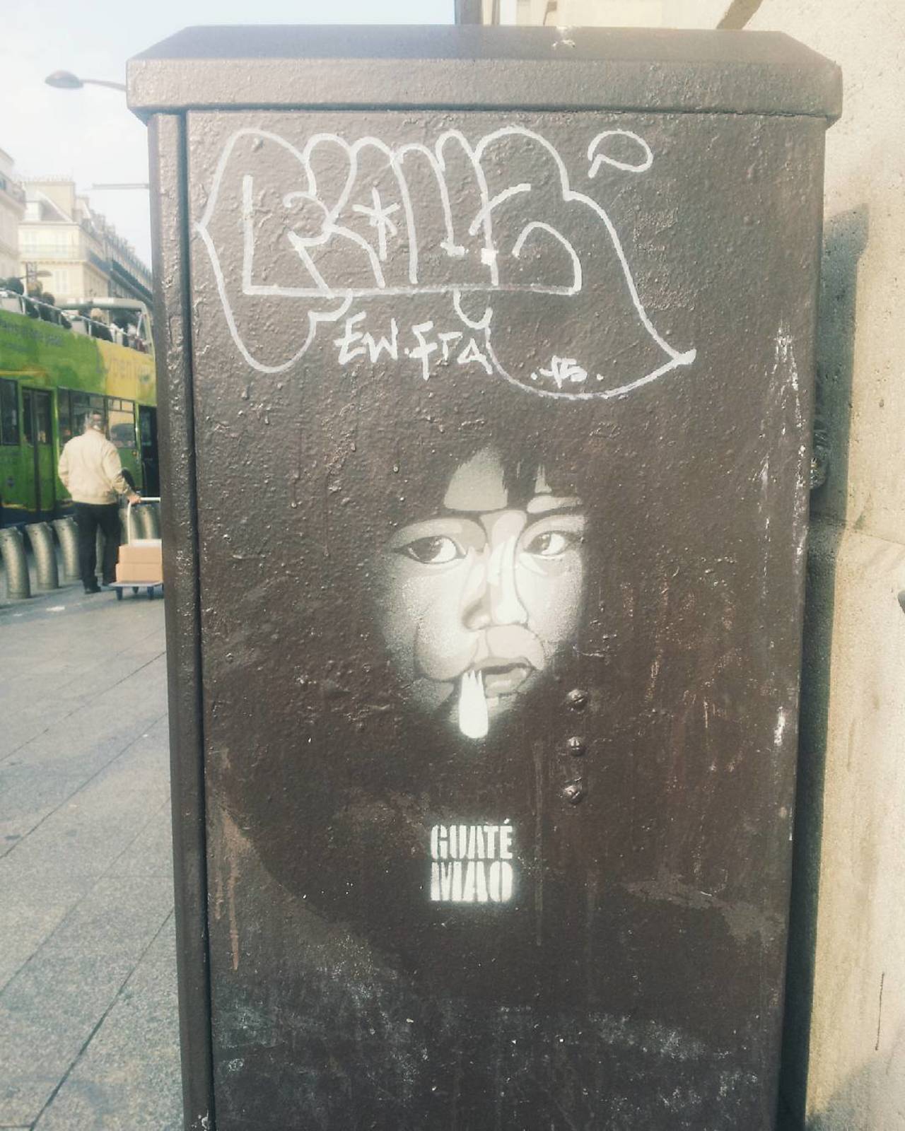 RT @circumjacent_fr: #Paris #graffiti photo by @reneedeneve http://ift.tt/1X9d4Qc #StreetArt http://t.co/hudhsh3DnB