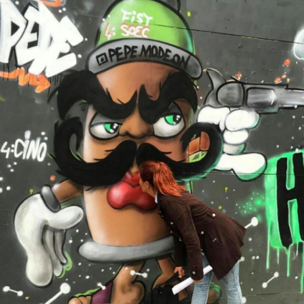 RT @StArtEverywhere: Kiss me baby ✌ #graffitiart #graffiti #istiklalcaddesi #street #streetart #streetartistanbul #pepe #istanbulstreet… http://t.co/Wb9s7ajZp8
